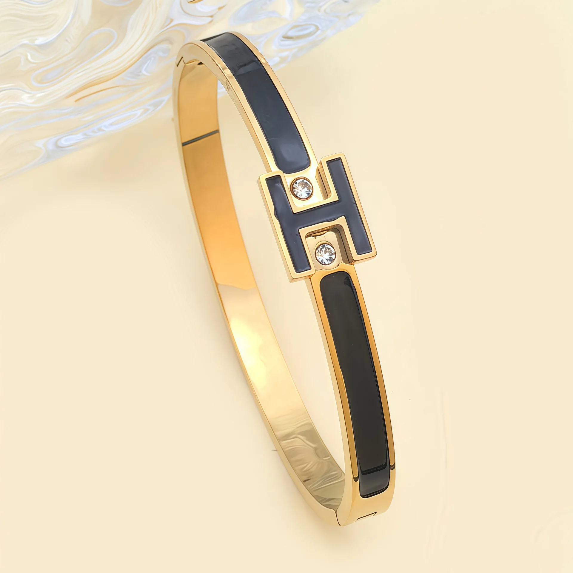 Gold black h bracelet-177