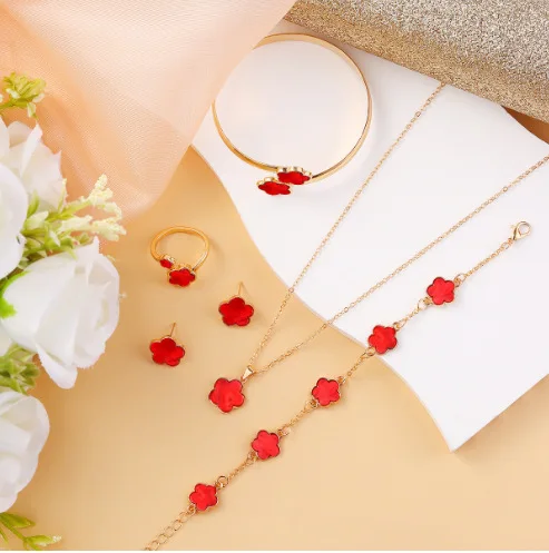 Five-piece set red five-flower plate-114