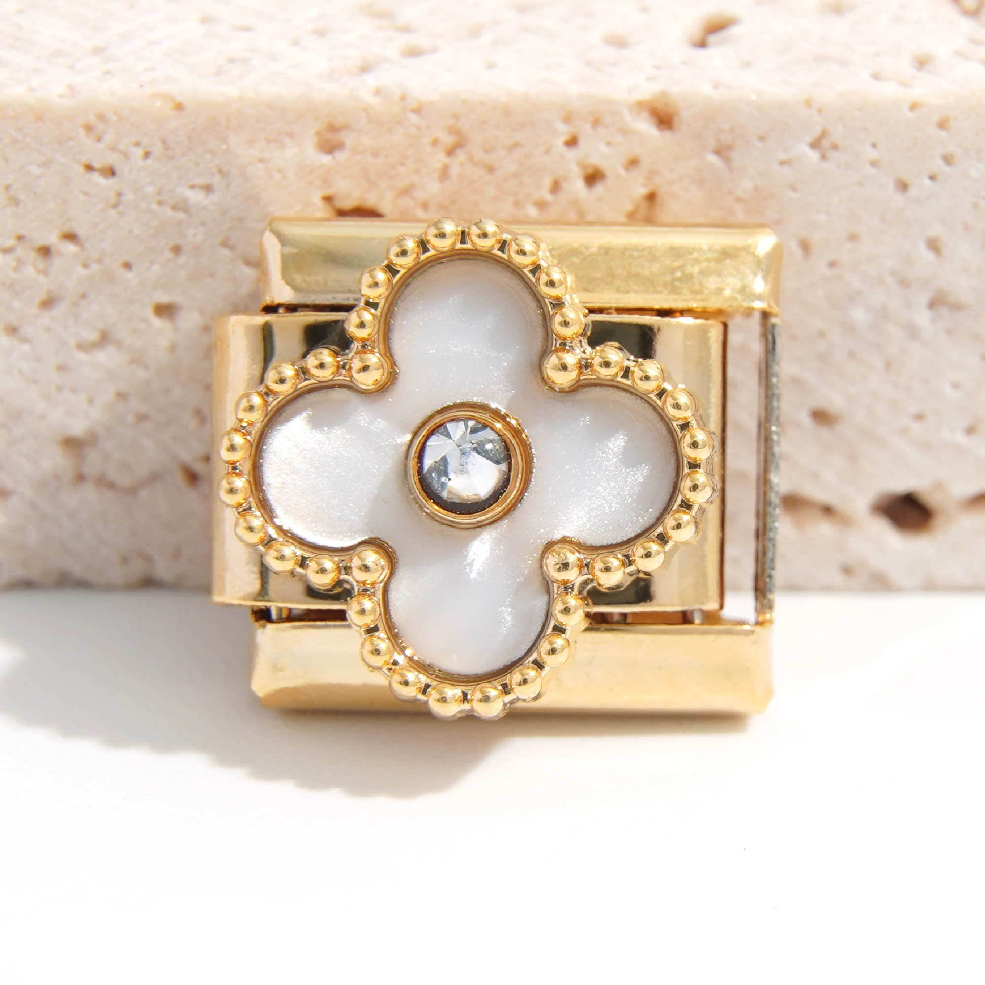Gold-208